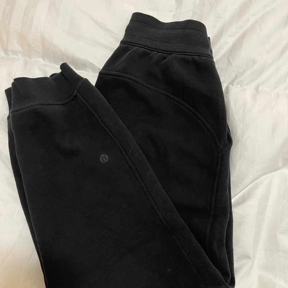 Lululemon Crop Scuba Joggers